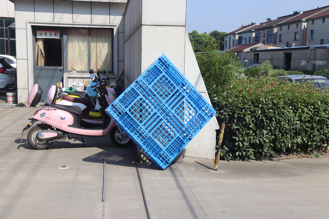 夏季应避免塑料世界杯shijiebei（中国）长时间暴晒