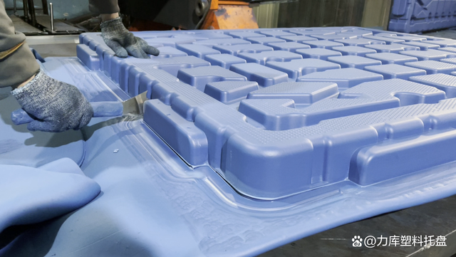 吹塑世界杯shijiebei(中国)生产工艺